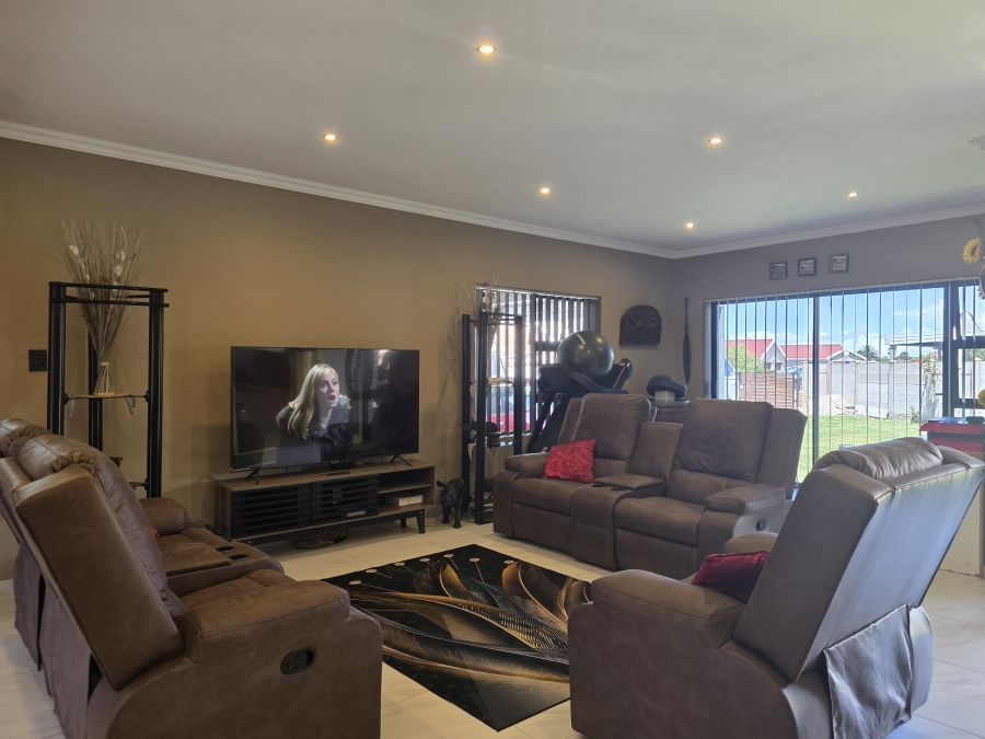 3 Bedroom Property for Sale in Wavecrest Eastern Cape